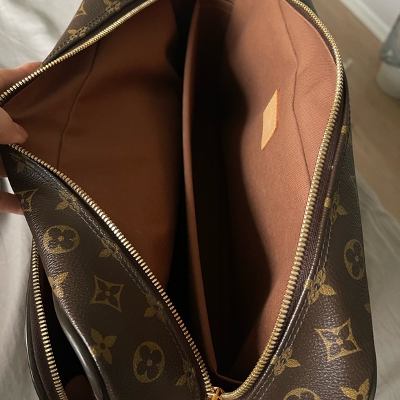Authentic Louis Vuitton                          made in France. - Picture 9 of 10